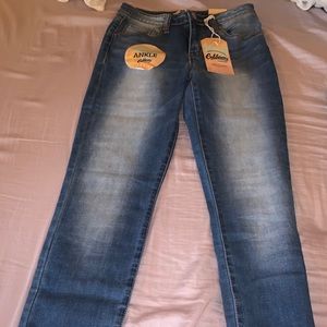 Medium Blue Wash Ankle Jeans